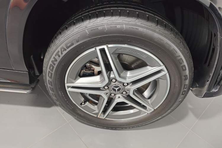 Used Mercedes-Benz GLE 2020 Restyled GLE 450 4MATIC Dynamic Edition Right Front Wheel Hub