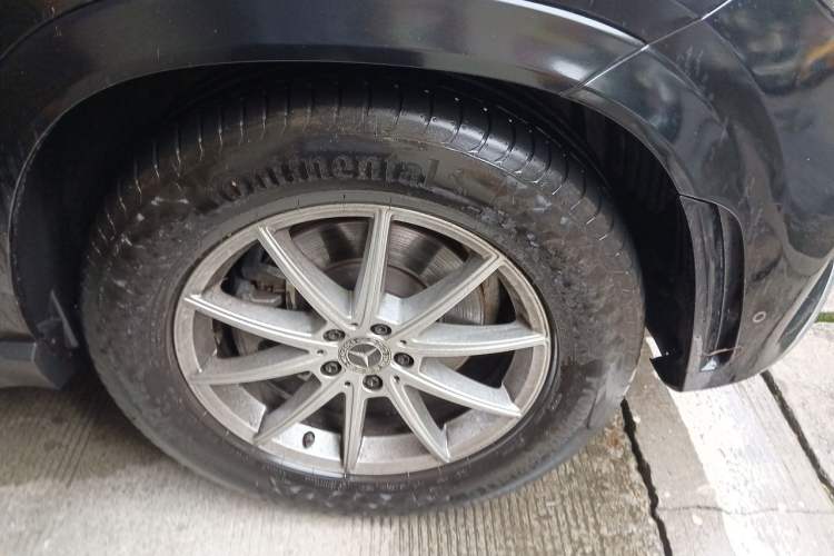 Used Mercedes-Benz GLE 2020 Restyled GLE 350 4MATIC Fashion Edition Right Front Wheel Hub