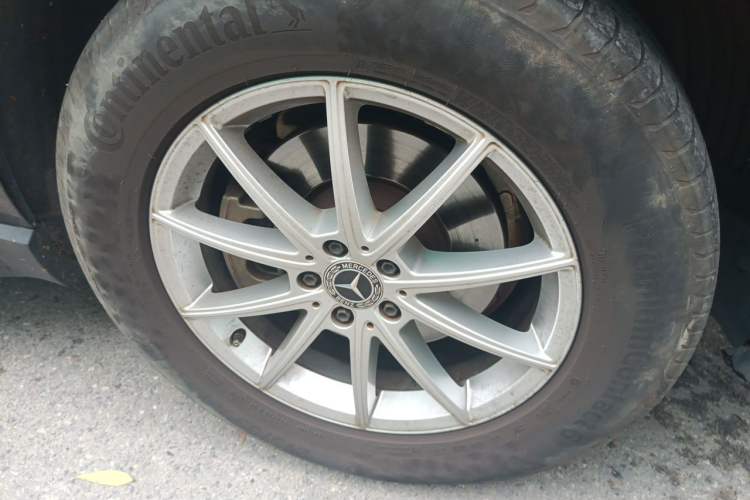 Used Mercedes-Benz GLE 2020 Restyled GLE 350 4MATIC Fashion Edition Right Front Wheel Hub