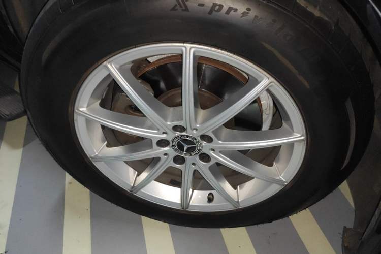 Used Mercedes-Benz GLE 2020 GLE 350 4MATIC Fashion Model Right Front Wheel Hub