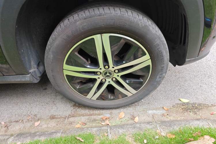 Used Mercedes-Benz GLE 2020 GLE 350 4MATIC Dynamic Edition Right Front Wheel Hub