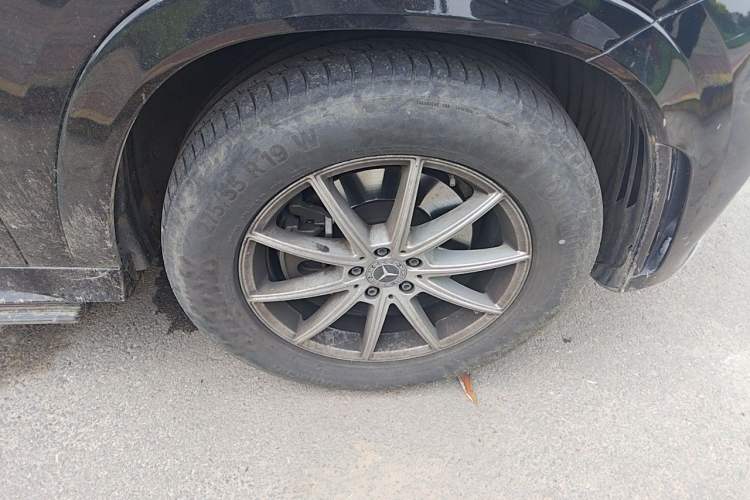 Used Mercedes-Benz GLE 2020 Second Facelift GLE 350 4MATIC Stylish Version Right Front Wheel Hub