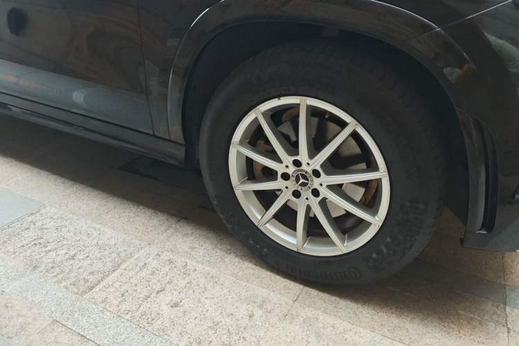 Used Mercedes-Benz GLE 2020 Restyled GLE 350 4MATIC Fashion Edition Right Front Wheel Hub