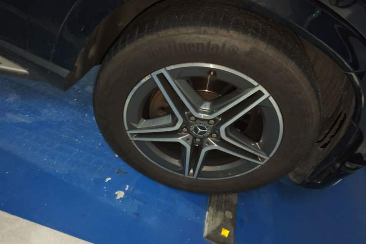Used Mercedes-Benz GLE 2020 Restyled GLE 350 4MATIC Fashion Edition Right Front Wheel Hub