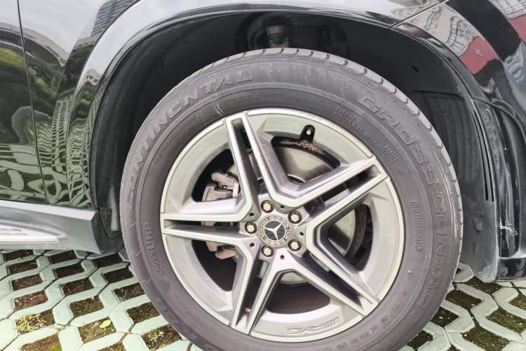 Used Mercedes-Benz GLE 2020 Restyled GLE 350 4MATIC Fashion Edition Right Front Wheel Hub