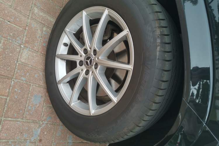 Used Mercedes-Benz GLE 2020 Restyled GLE 350 4MATIC Fashion Edition Special Version Right Front Wheel Hub