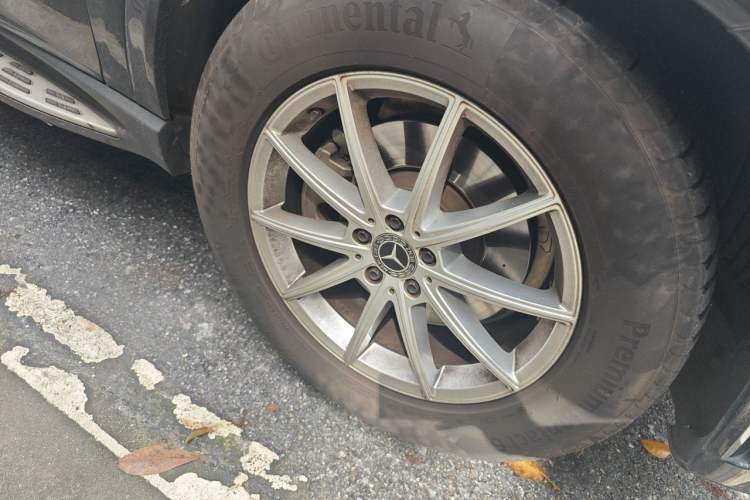 Used Mercedes-Benz GLE 2020 Restyled GLE 350 4MATIC Fashion Edition Right Front Wheel Hub