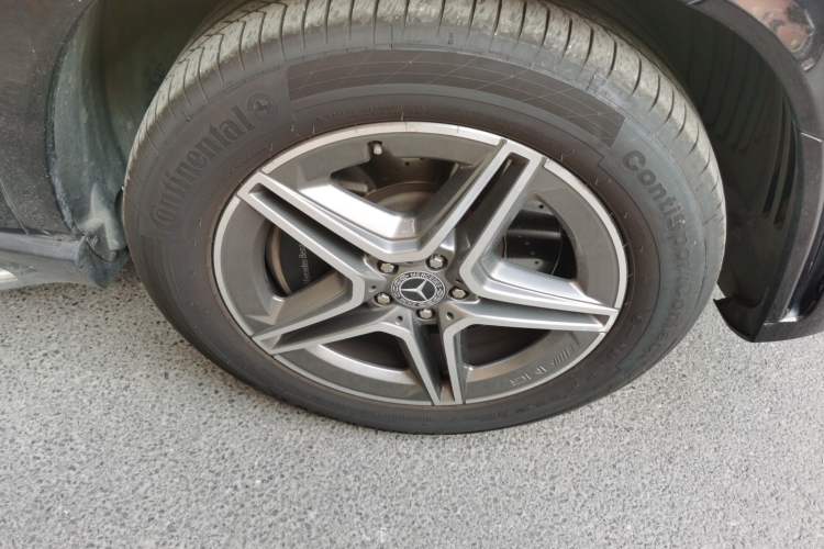 Used Mercedes-Benz GLE 2020 GLE 450 4MATIC Stylish Model Right Front Wheel Hub