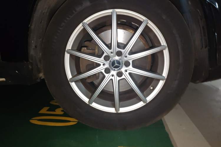 Used Mercedes-Benz GLE 2020 Restyled GLE 350 4MATIC Fashion Edition Right Front Wheel Hub