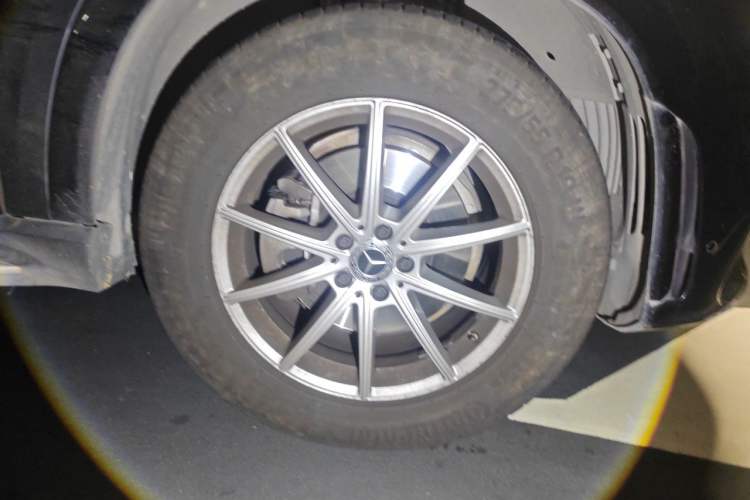 Used Mercedes-Benz GLE 2020 GLE 350 4MATIC Fashion Model Right Front Wheel Hub