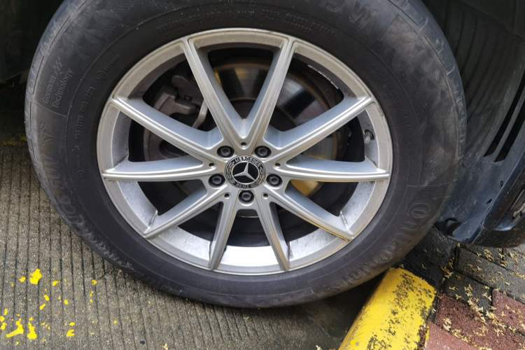 Used Mercedes-Benz GLE 2020 Restyled GLE 350 4MATIC Fashion Edition Special Version Right Front Wheel Hub