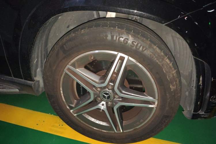 Used Mercedes-Benz GLE 2020 Restyled GLE 450 4MATIC Luxury Edition Right Front Wheel Hub