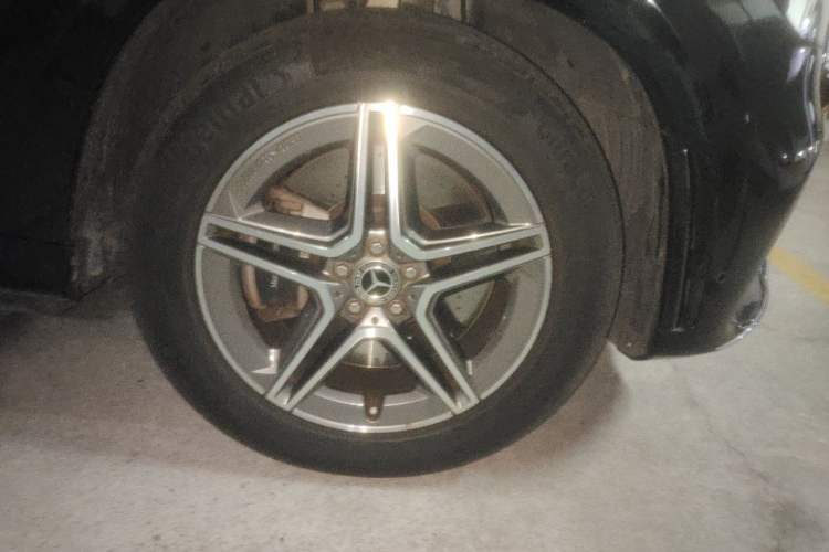 Used Mercedes-Benz GLE 2020 GLE 450 4MATIC Stylish Model Right Front Wheel Hub