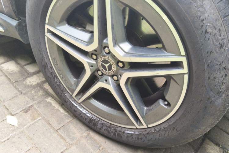 Used Mercedes-Benz GLE 2020 Restyled GLE 450 4MATIC Luxury Edition Right Front Wheel Hub