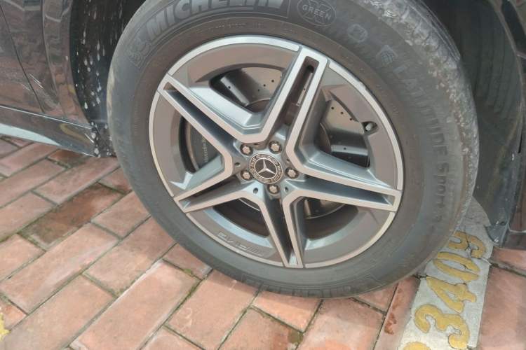 Used Mercedes-Benz GLE 2020 Restyled GLE 450 4MATIC Dynamic Edition Right Front Wheel Hub