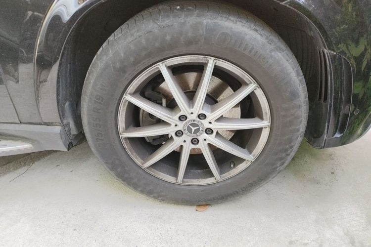 Used Mercedes-Benz GLE 2020 Second Facelift GLE 350 4MATIC Stylish Version Right Front Wheel Hub