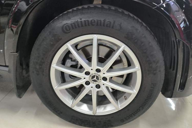 Used Mercedes-Benz GLE 2020 Restyled GLE 350 4MATIC Fashion Edition Right Front Wheel Hub