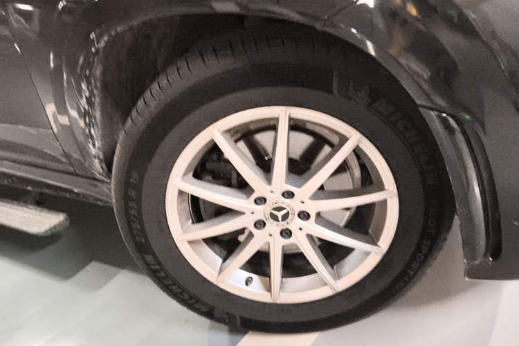 Used Mercedes-Benz GLE 2020 Restyled GLE 350 4MATIC Fashion Edition Right Front Wheel Hub