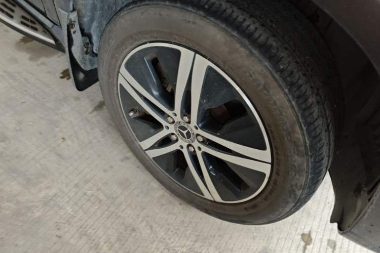 Used Mercedes-Benz GLE 2020 GLE 350 4MATIC Dynamic Edition Right Front Wheel Hub