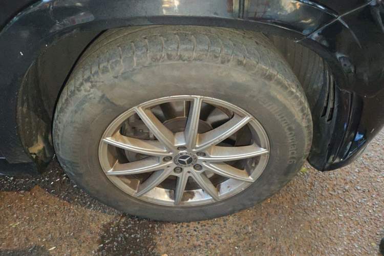 Used Mercedes-Benz GLE 2020 Restyled GLE 350 4MATIC Fashion Edition Right Front Wheel Hub