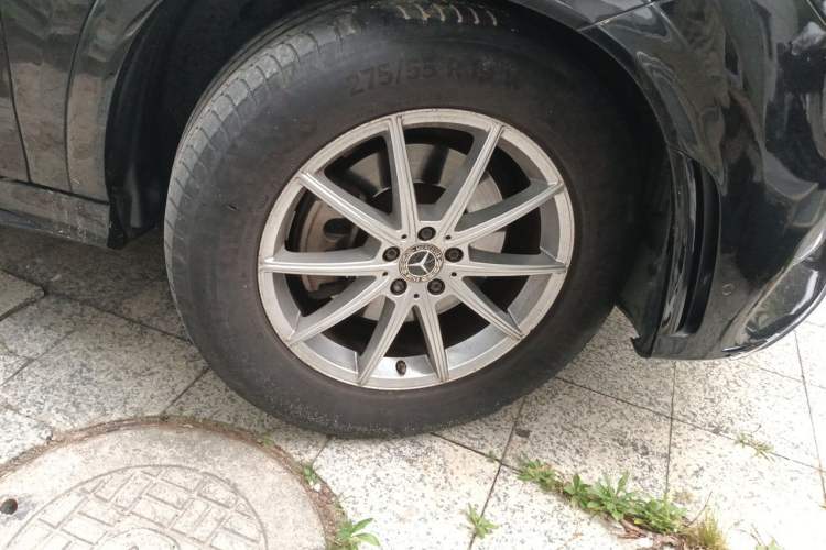 Used Mercedes-Benz GLE 2020 GLE 350 4MATIC Fashion Model Right Front Wheel Hub
