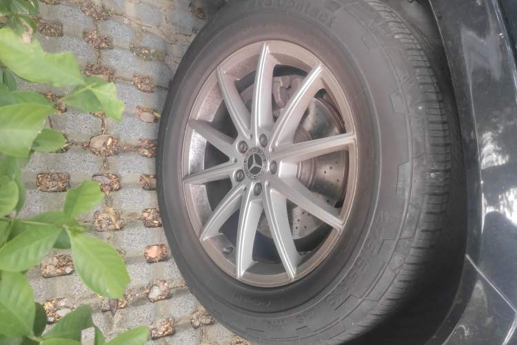 Used Mercedes-Benz GLE 2020 GLE 350 4MATIC Fashion Model Right Front Wheel Hub