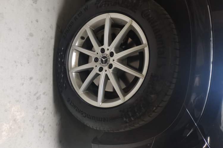 Used Mercedes-Benz GLE 2020 Restyled GLE 350 4MATIC Fashion Edition Right Front Wheel Hub