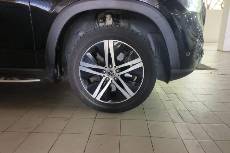 Used Mercedes-Benz GLE 2020 GLE 350 4MATIC Fashion Model Right Front Wheel Hub
