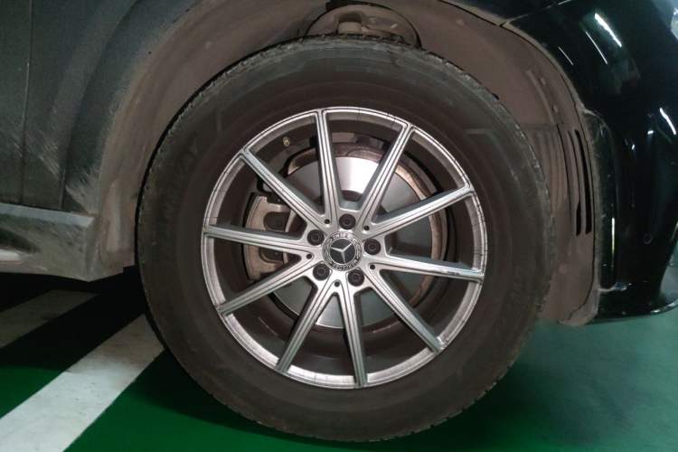 Used Mercedes-Benz GLE 2020 GLE 350 4MATIC Fashion Model Right Front Wheel Hub