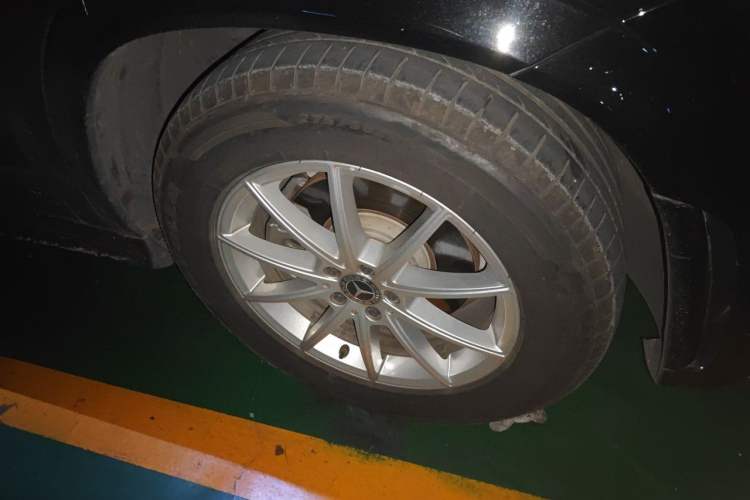 Used Mercedes-Benz GLE 2020 GLE 350 4MATIC Fashion Model Right Front Wheel Hub