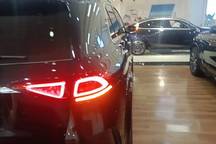 Used Mercedes-Benz GLE 2020 Restyled GLE 350 4MATIC Fashion Edition Right Rear Taillight