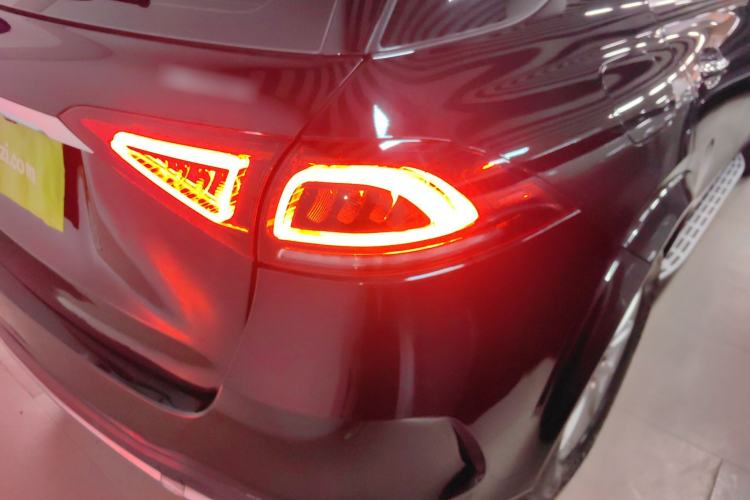 Used Mercedes-Benz GLE 2020 Restyled GLE 350 4MATIC Fashion Edition Right Rear Taillight