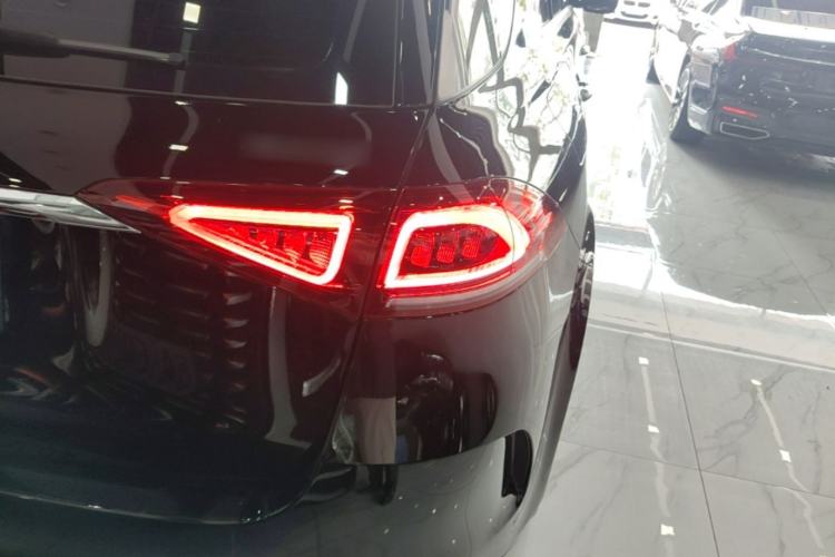 Used Mercedes-Benz GLE 2020 Facelifted GLE 350 4MATIC Luxury Edition Right Rear Taillight