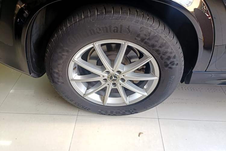 Used Mercedes-Benz GLE 2020 Restyled GLE 350 4MATIC Fashion Edition Right Rear Wheel Hub