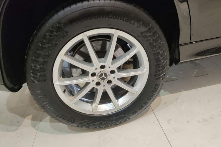 Used Mercedes-Benz GLE 2020 GLE 350 4MATIC Luxury Model Right Rear Wheel Hub