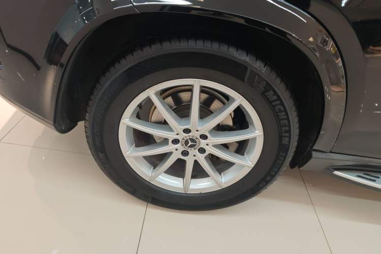 Used Mercedes-Benz GLE 2020 Restyled GLE 350 4MATIC Fashion Edition Special Version Right Rear Wheel Hub