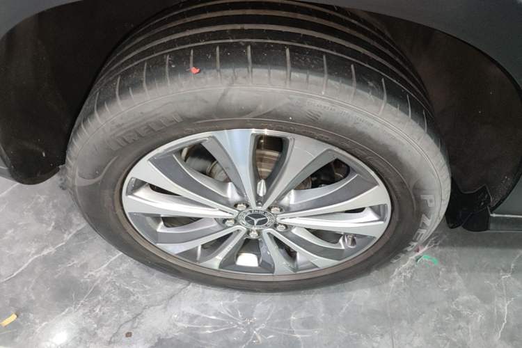 Used Mercedes-Benz GLE 2020 GLE 350 4MATIC Dynamic Edition Right Rear Wheel Hub