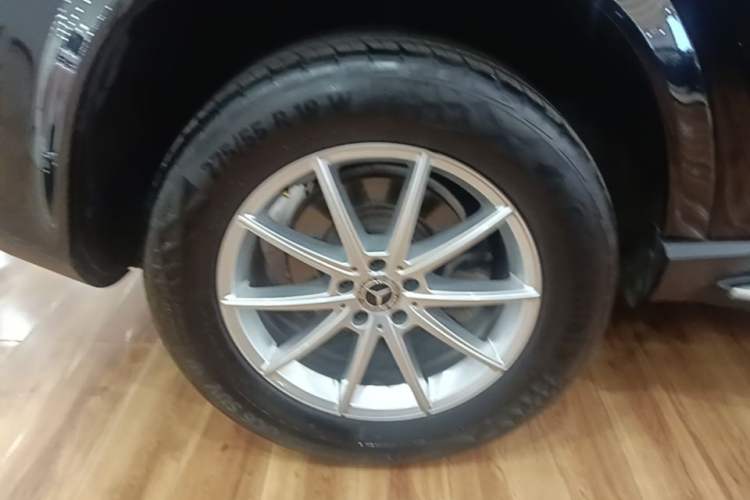 Used Mercedes-Benz GLE 2020 Restyled GLE 350 4MATIC Fashion Edition Right Rear Wheel Hub