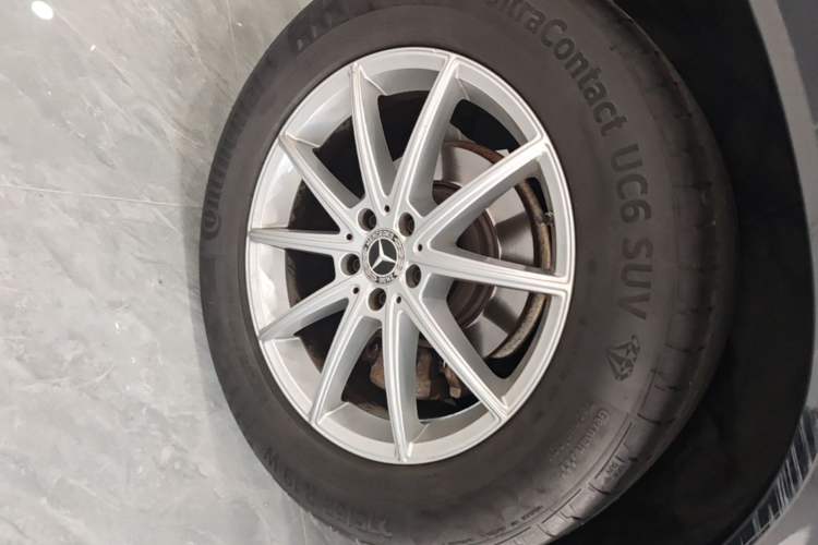Used Mercedes-Benz GLE 2020 Restyled GLE 350 4MATIC Fashion Edition Right Rear Wheel Hub