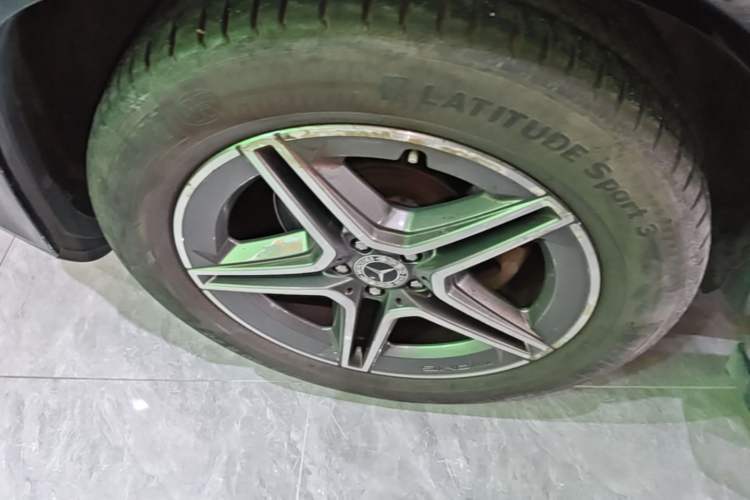 Used Mercedes-Benz GLE 2020 Restyled GLE 450 4MATIC Luxury Edition Right Rear Wheel Hub