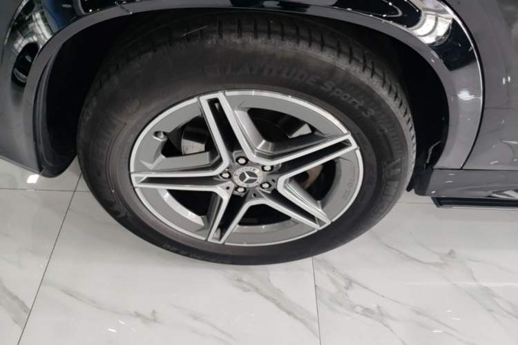 Used Mercedes-Benz GLE 2020 Facelifted GLE 350 4MATIC Luxury Edition Right Rear Wheel Hub
