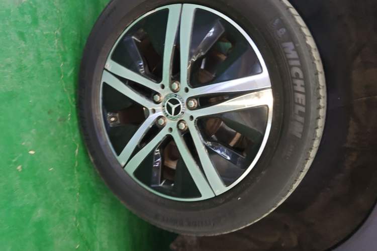 Used Mercedes-Benz GLE 2020 GLE 350 4MATIC Dynamic Edition Right Rear Wheel Hub