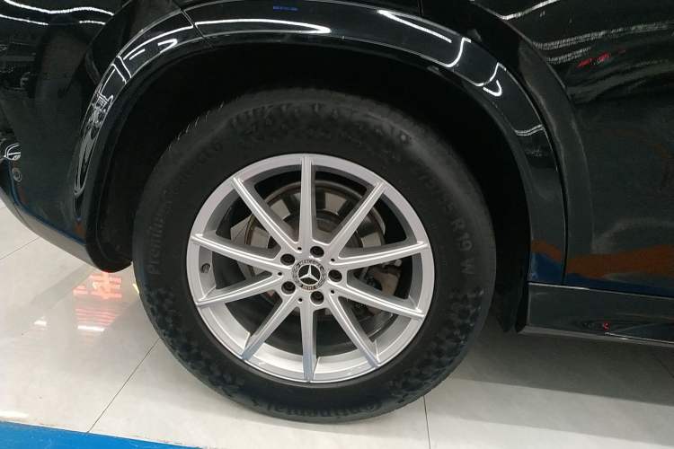 Used Mercedes-Benz GLE 2020 Restyled GLE 350 4MATIC Fashion Edition Right Rear Wheel Hub