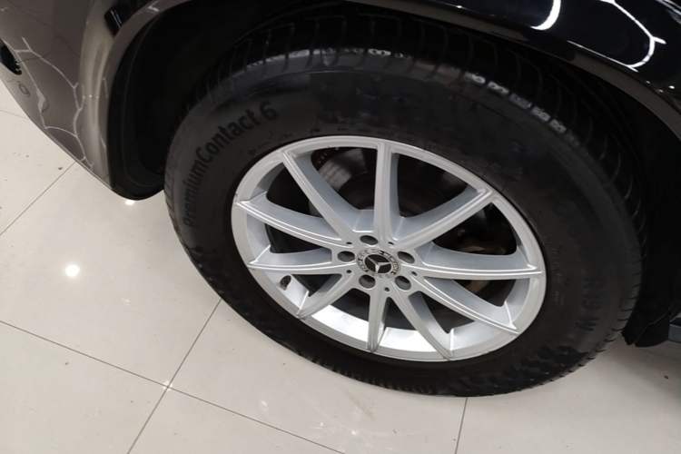 Used Mercedes-Benz GLE 2020 Restyled GLE 350 4MATIC Fashion Edition Right Rear Wheel Hub