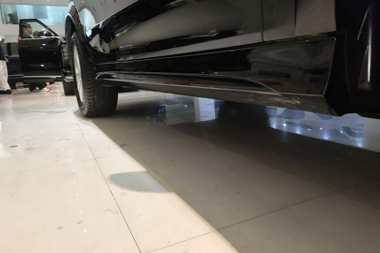 Used Mercedes-Benz GLE 2020 GLE 350 4MATIC Luxury Model Right Side Sill