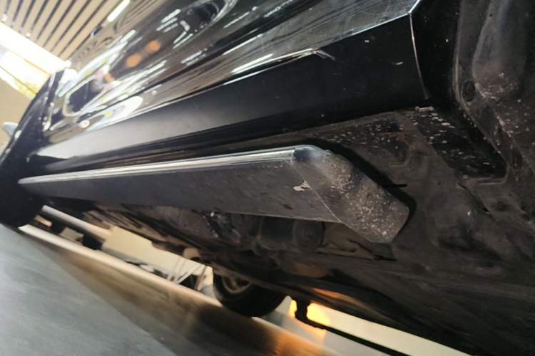 Used Mercedes-Benz GLE 2020 Restyled GLE 350 4MATIC Fashion Edition Special Version Right Side Sill