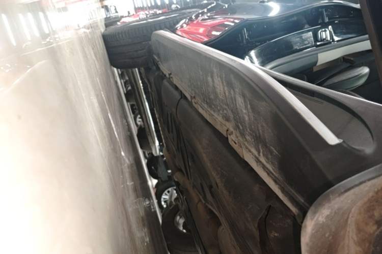 Used Mercedes-Benz GLE 2020 Restyled GLE 350 4MATIC Fashion Edition Right Side Sill