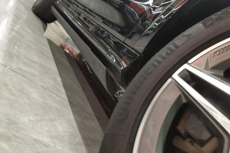 Used Mercedes-Benz GLE 2020 Restyled GLE 450 4MATIC Dynamic Edition Right Side Sill