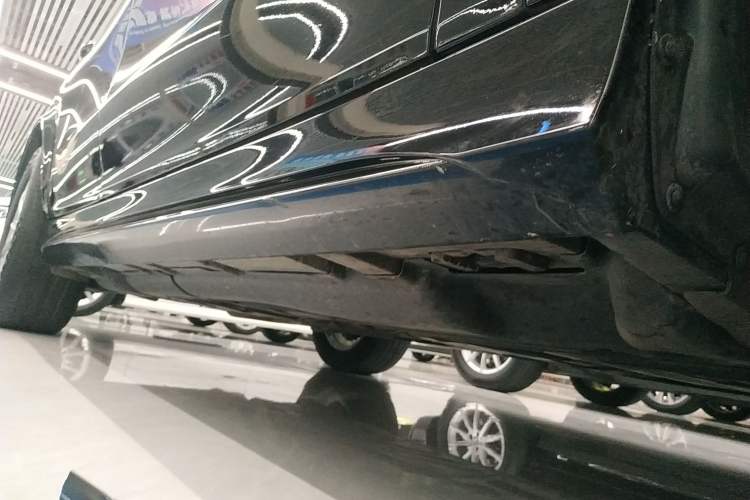 Used Mercedes-Benz GLE 2020 Restyled GLE 350 4MATIC Fashion Edition Right Side Sill