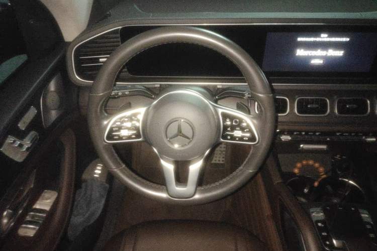 Used Mercedes-Benz GLE 2020 GLE 450 4MATIC Stylish Model Steering Wheel